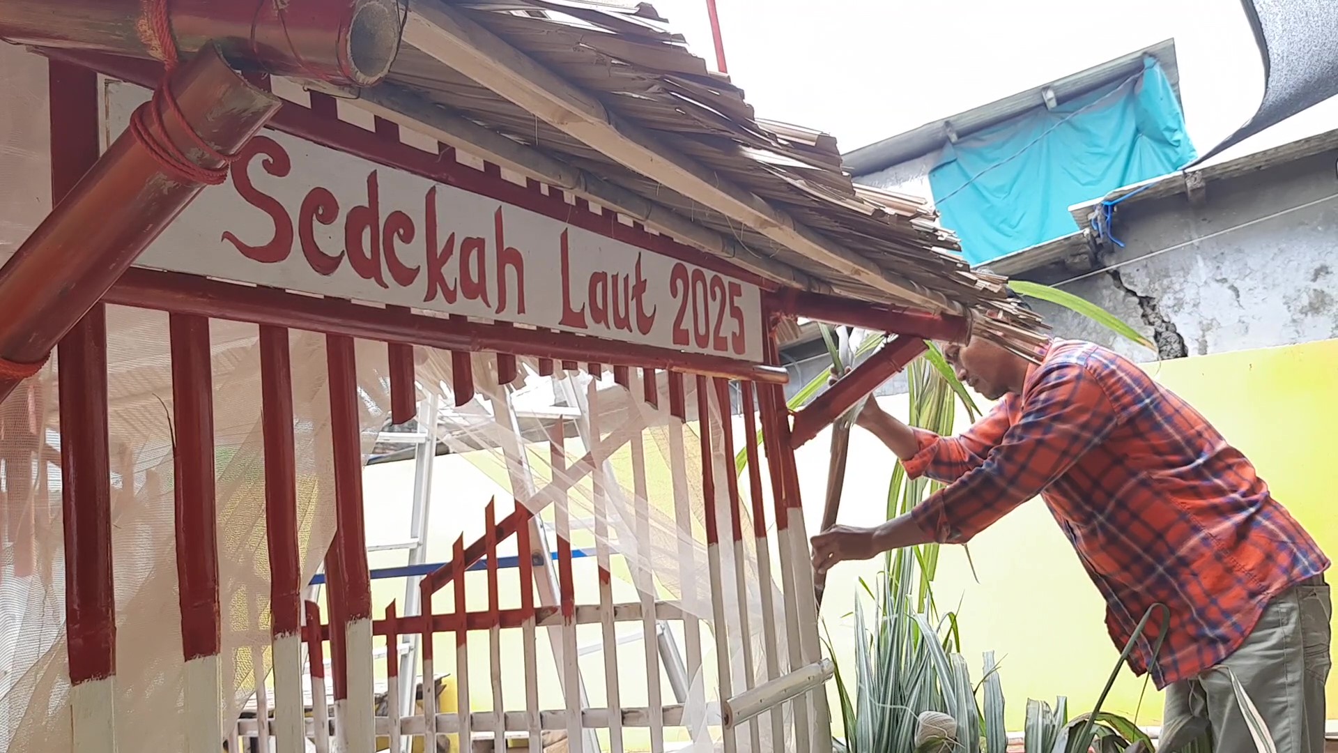 Tradisi Penuh Makna, Subur Hias Bangkrak Sesaji Kepala Kerbau untuk Sedekah Laut Tambaklorok Semarang Utara