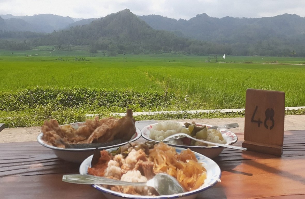 Rekomendasi 6 Wisata Kuliner di Jogja dengan View Pemandangan Alam yang Indah