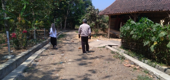 Warga Desa Pabuaran Pemalang Minta agar Jalan Usaha Tani Diaspal