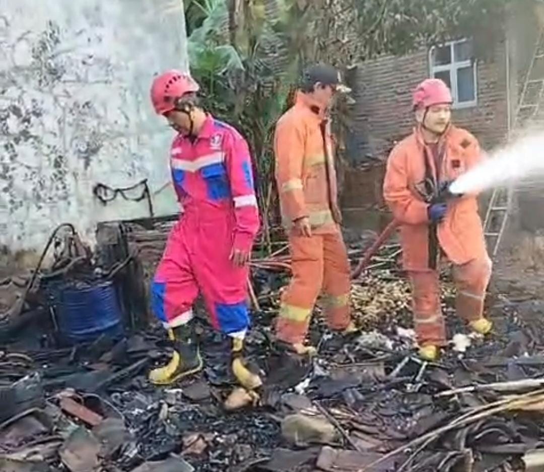 Masak Air Ditinggal Lima Menit, Dapur Warga Batuagung Tegal Ludes Terbakar 
