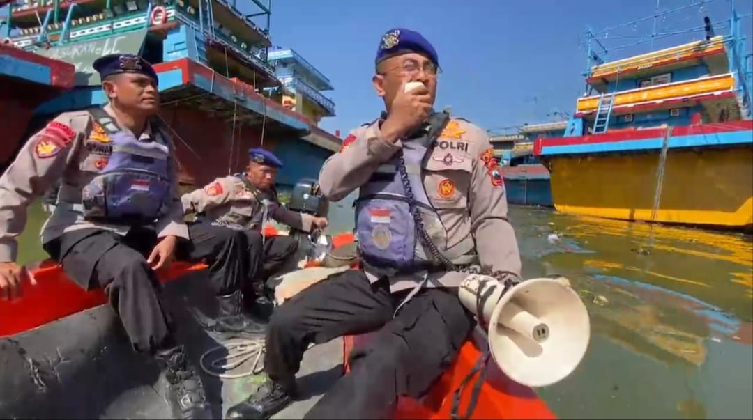 Waspada Percikan Api, Polisi Perketat Pengawasan Perbaikan Kapal di Sungai Silugonggo Pati