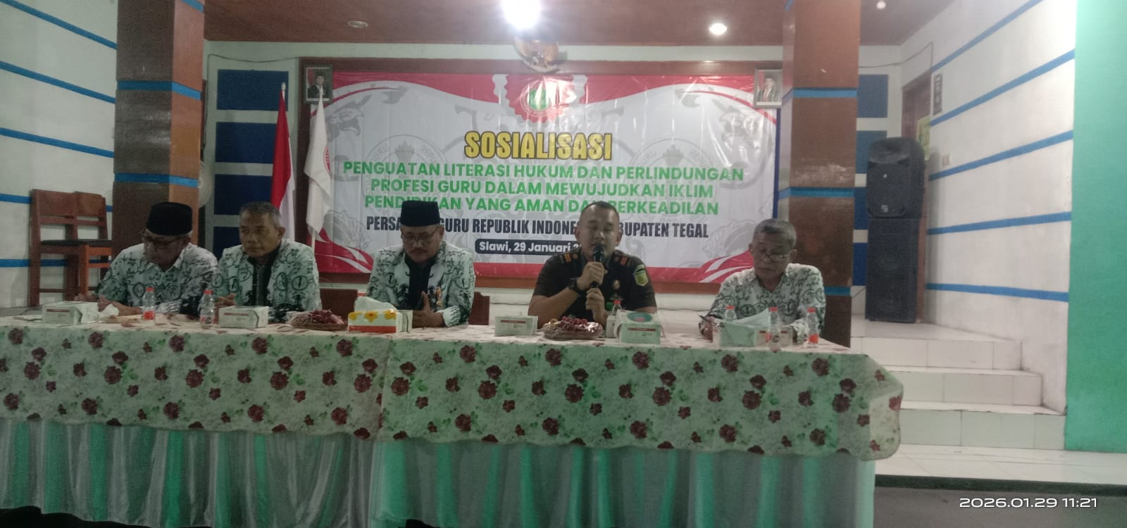 Beri Penguatan Literasi Hukum dan Perlindungan Profesi Guru