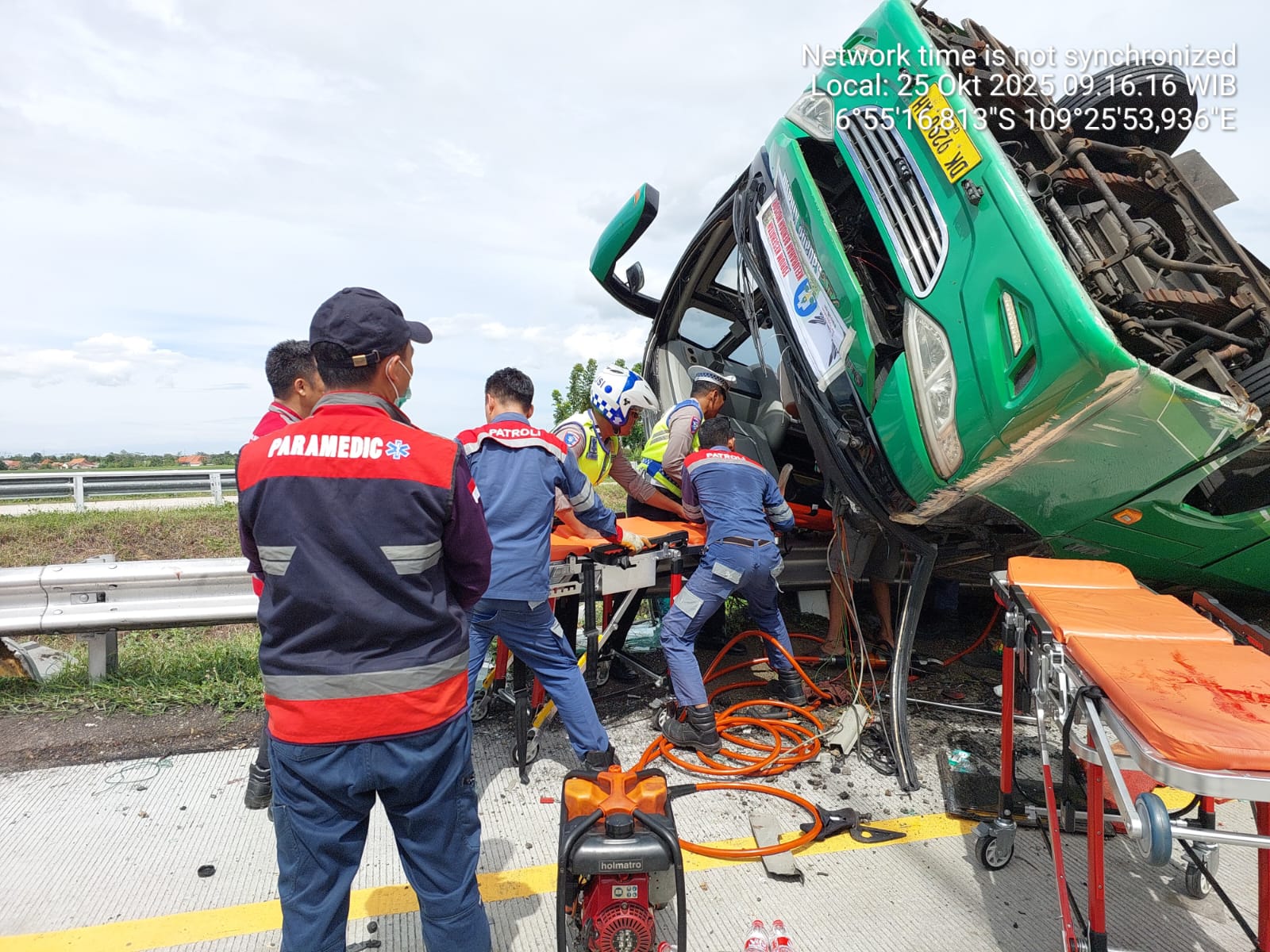 Polisi Masih Selidiki Penyebab Kecelakaan Tunggal Bus Pariwisata di Exit Tol Pemalang