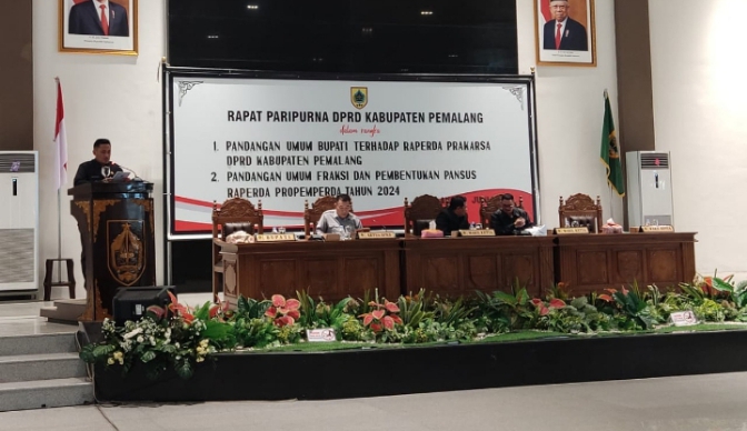 Bupati Pemalang Sampaikan Pandangan Umum Raperda Prakarsa DPRD 