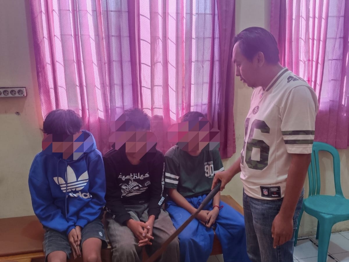 Gagal Tawuran, 3 Pelajar SMP di Batang Tepergok Bawa Celurit 80 Cm