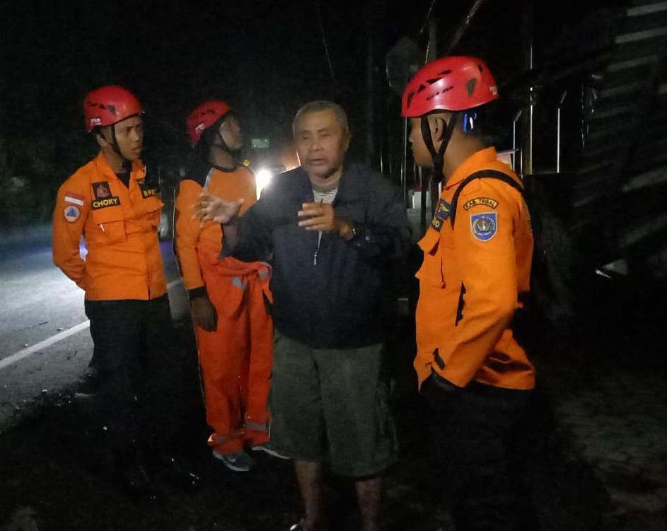 Hujan Angin Rusak Atap Rumah Warga Banjaranyar Kabupaten Tegal