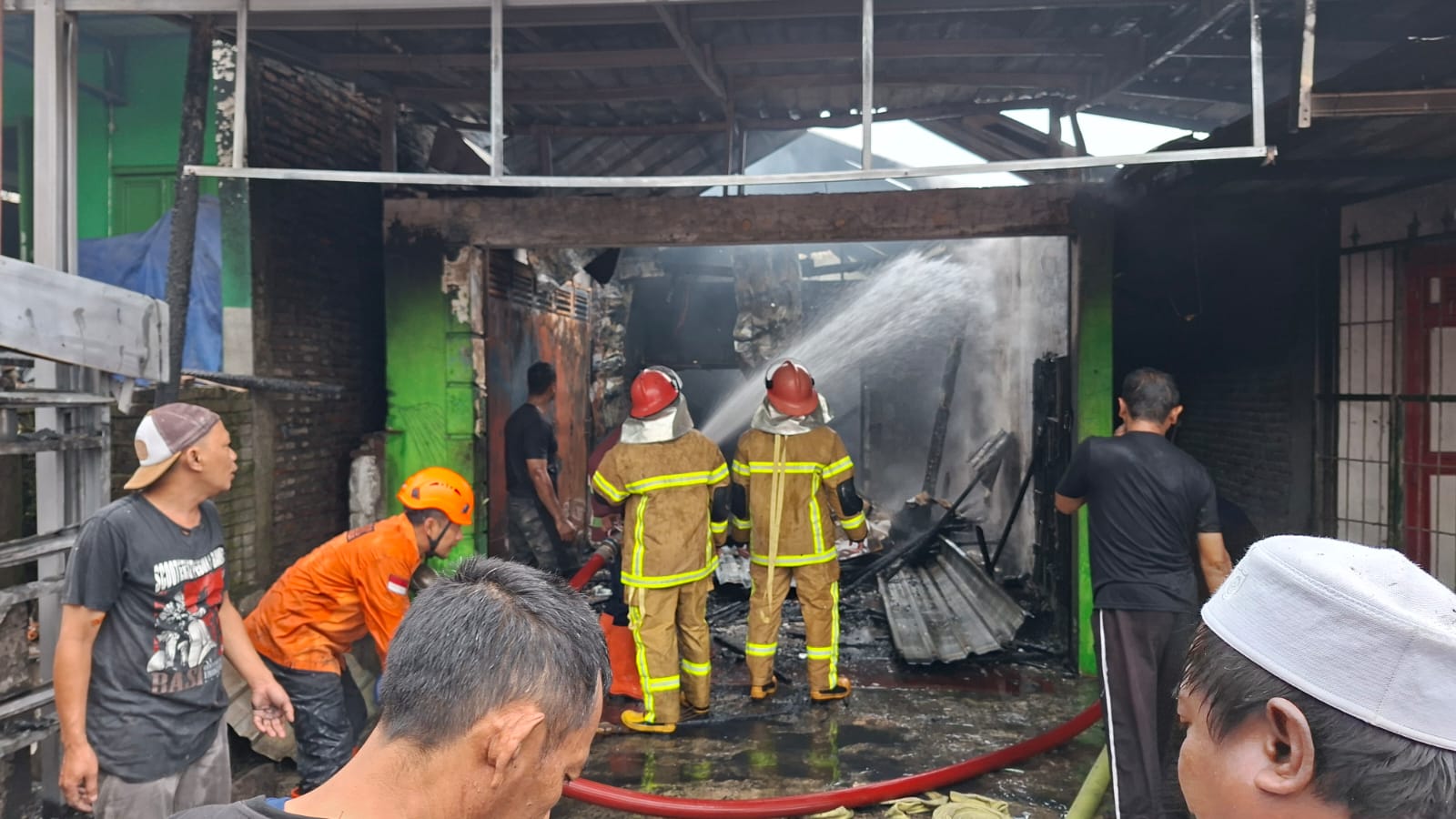 Bengkel Sepeda Motor di Moga Ludes Terbakar Akibat Percikan Api Tambal Ban