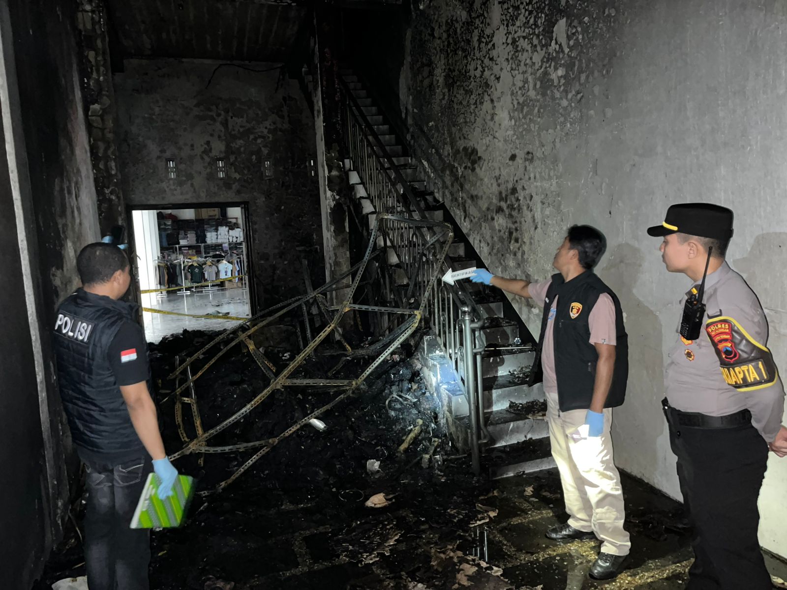Gudang Toko Pakaian di Doro Pekalongan Terbakar, Diduga Titik Api Berasal dari Genset
