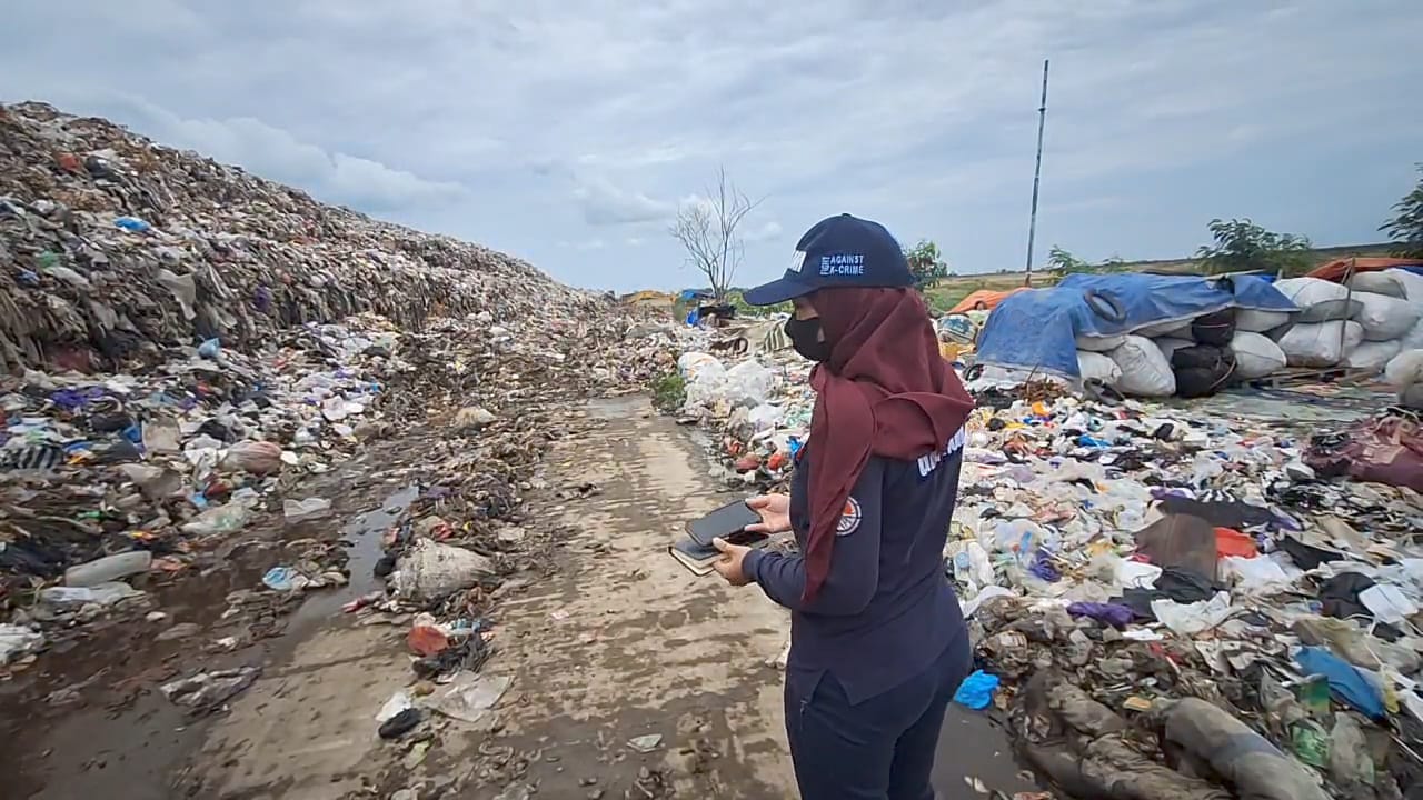 Overkapasitas, Gunungan Sampah di TPAS Kaliwlingi Longsor