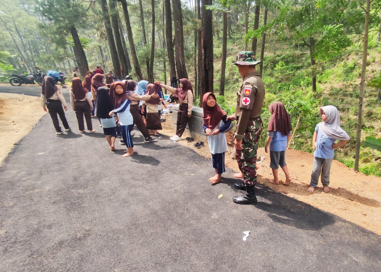 Jalan Penghubung Hasil TMMD Kodim Pemalang Jadi Tempat Berolahraga 