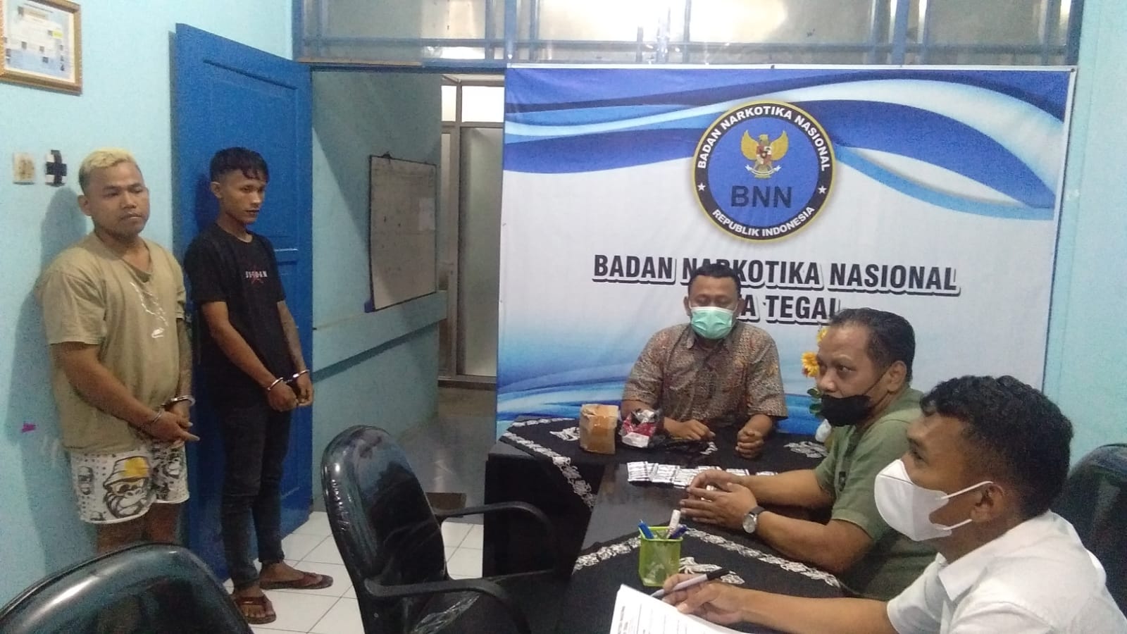 Pesan Ratusan Butir Tramadol dan Trihexyphenidyl, Dua Pemuda Brebes Diciduk BNN Tegal