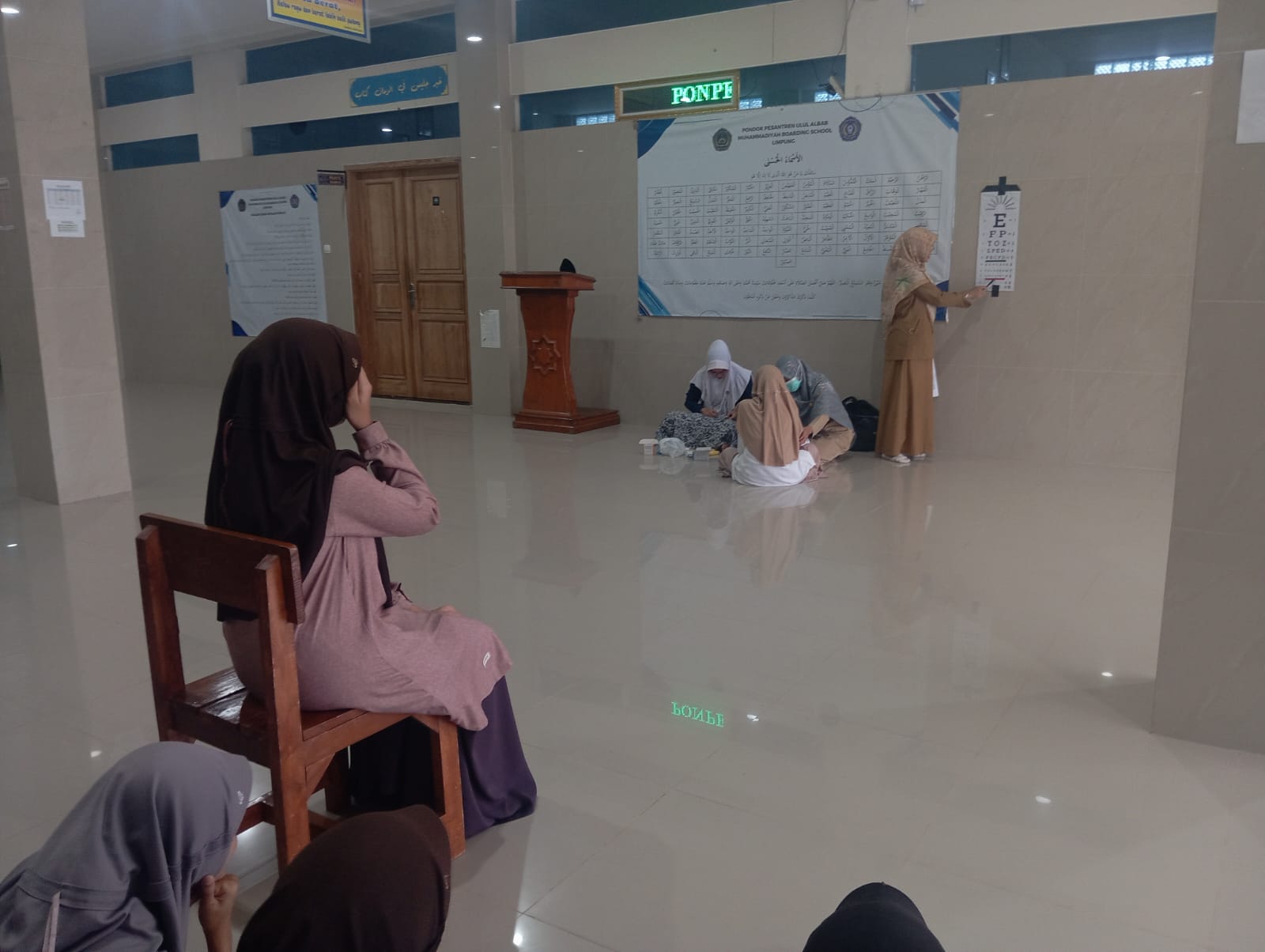 1.300 Pelajar Batang Terindikasi Mata Minus, Gadget Jadi Sorotan