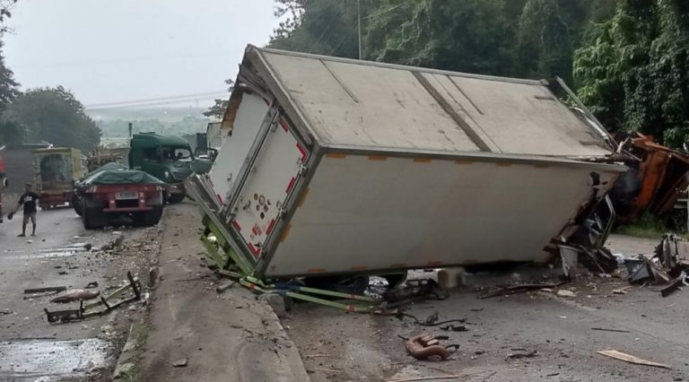 Kecelakaan Maut, Empat Truk Saling Tabrak, Satu Orang Tewas