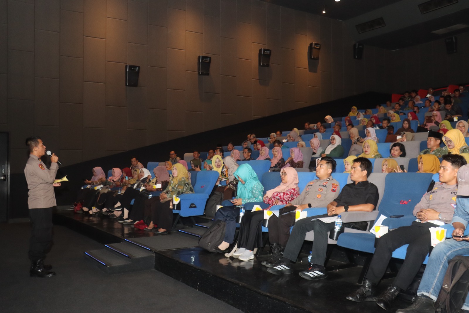 Penguatan Pendidikan Karakter, Polres Tegal Nobar Film “Cyberbullying”