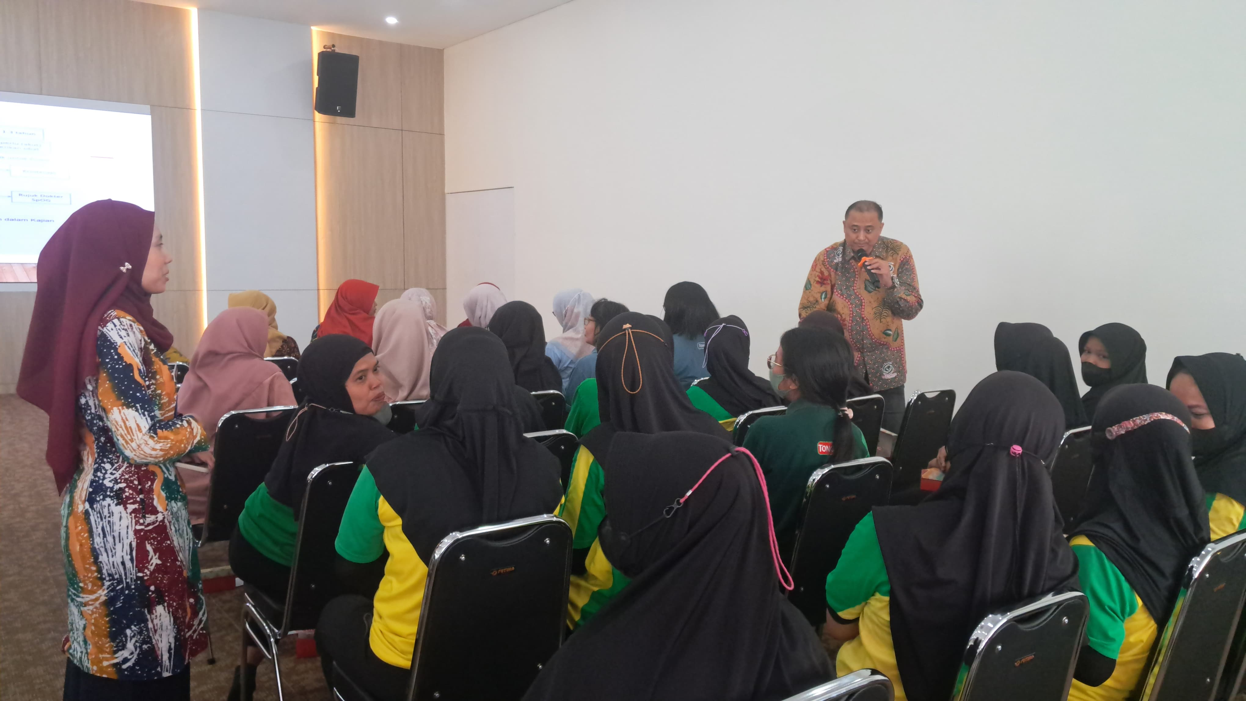 Cegah Kanker Sejak Dini, Dinkes Kabupaten Tegal Sasar Karyawati Pabrik 