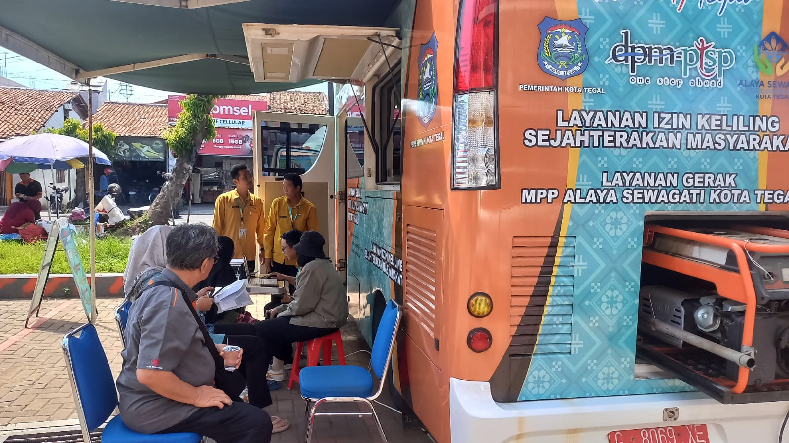 Rayakan Hari Jadi Kota Tegal, DPMTSP Lakukan Pelayanan Bergerak Perizinan Berusaha