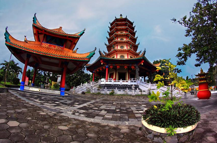 Pagoda Avalokitesvara Semarang: Menggapai Keindahan Spiritual Tertinggi di Tanah Air