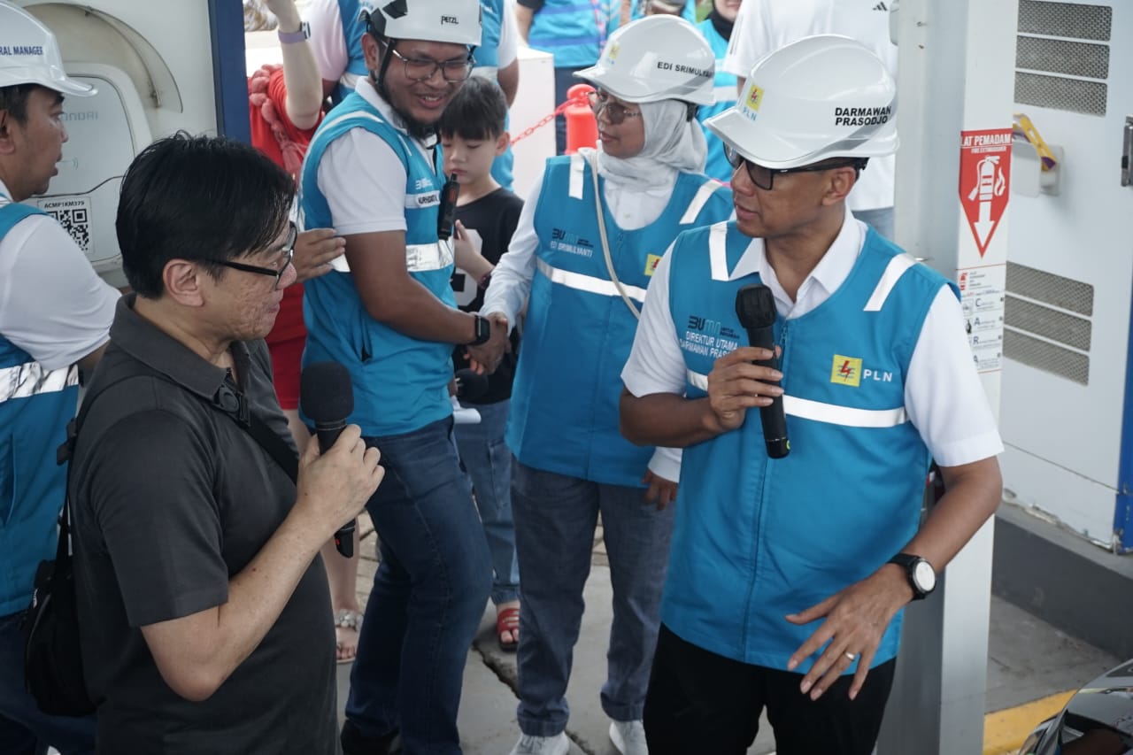 Tinjau SPKLU di Tol Batang, Dirut PLN: Pemudik Mobil Listrik Naik 3 Kali Lipat