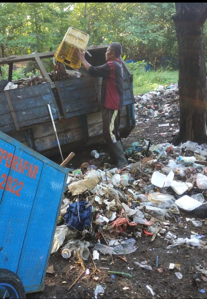 Banjir Rob, Kiriman Sampah Capai 5 Kontainer
