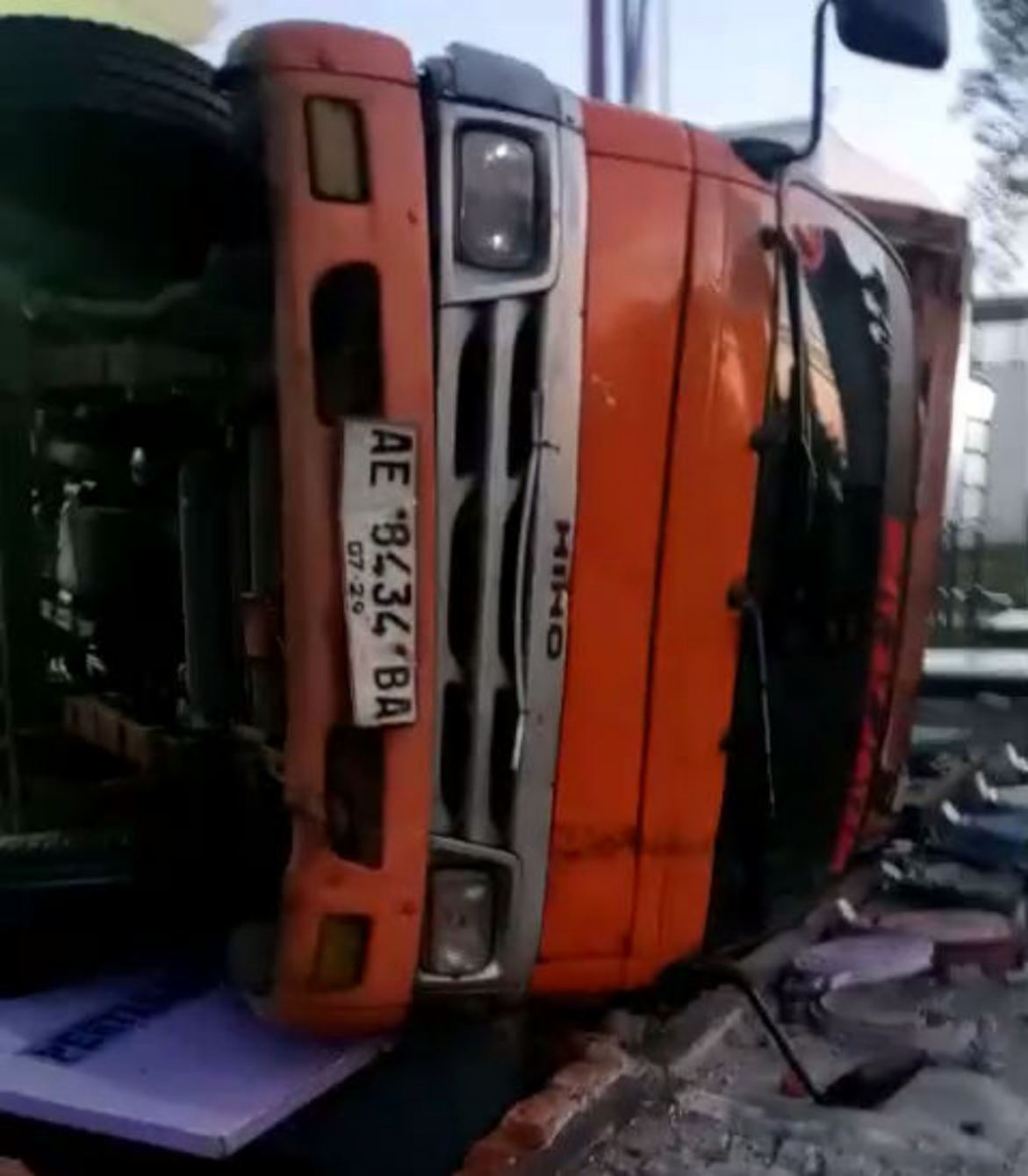 Gagal Menanjak, Truk Tabrak SPBU Silayur Ngaliyan Semarang
