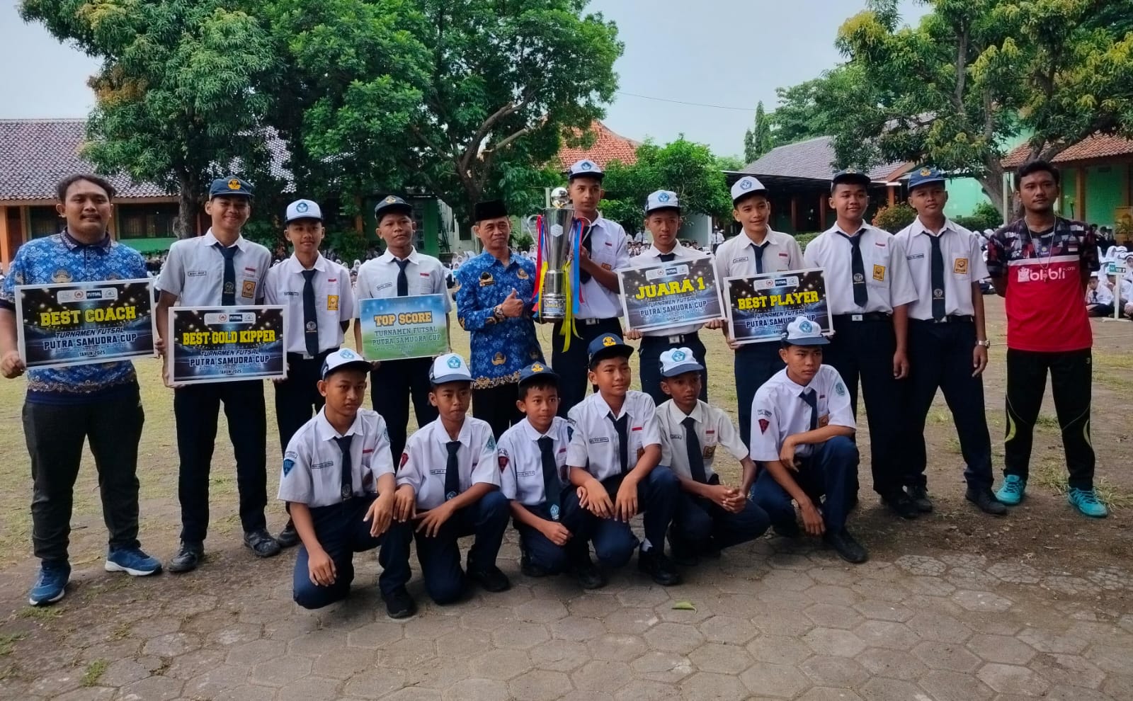SMPN 3 Adiwerna Kabupaten Tegal Sapu Bersih Turnamen Futsal Samudra Cup  ‎