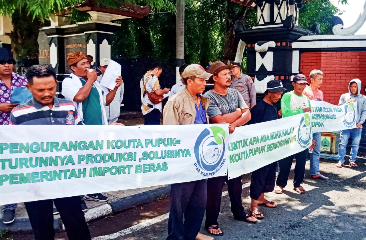 Ulu-ulu Vak dan Petani Kabupaten Pemalang Gelar Demonstrasi 