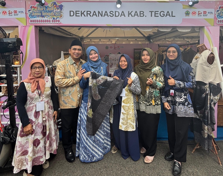 Ambil Bagian dalam Pameran Dekranasda Jawa Tengah  ‎