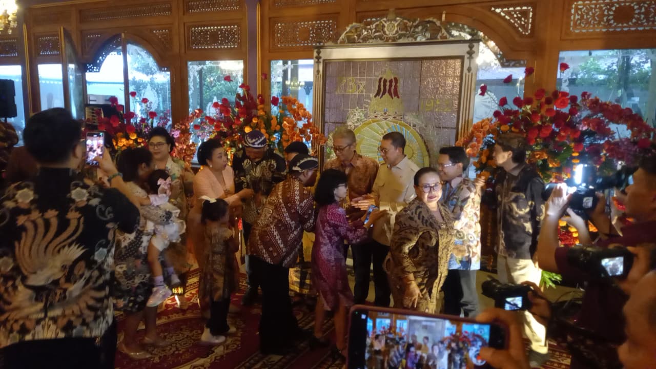 Dua Kubu, Dua Halalbihalal di Keraton Solo