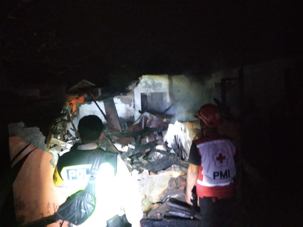 Rumah Warga Cilongok Tegal Dilalap Si Jago Merah, Kerugian Capai Rp100 Juta