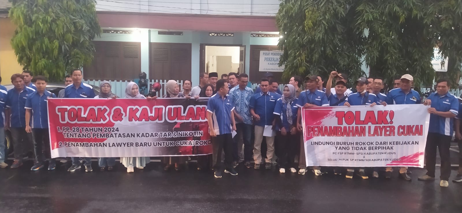 Tak Kerahkan Ribuan Massa, Aksi Simpatik Buruh Kudus Peringati May Day