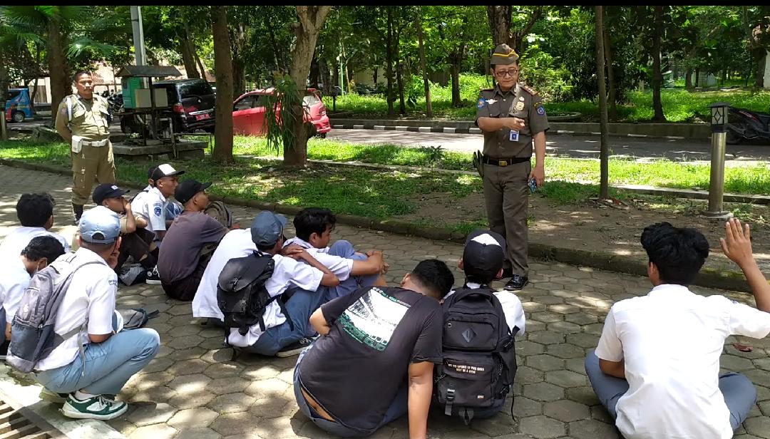 Asyik Bolos, Belasan Pelajar di Kabupaten Tegal Diamankan Satpol PP 