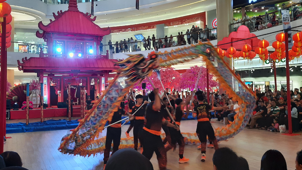 Pertunjukan Imlek, Atraksi Lion Dance San Guo Hibur Pengunjung The Park Mall Semarang