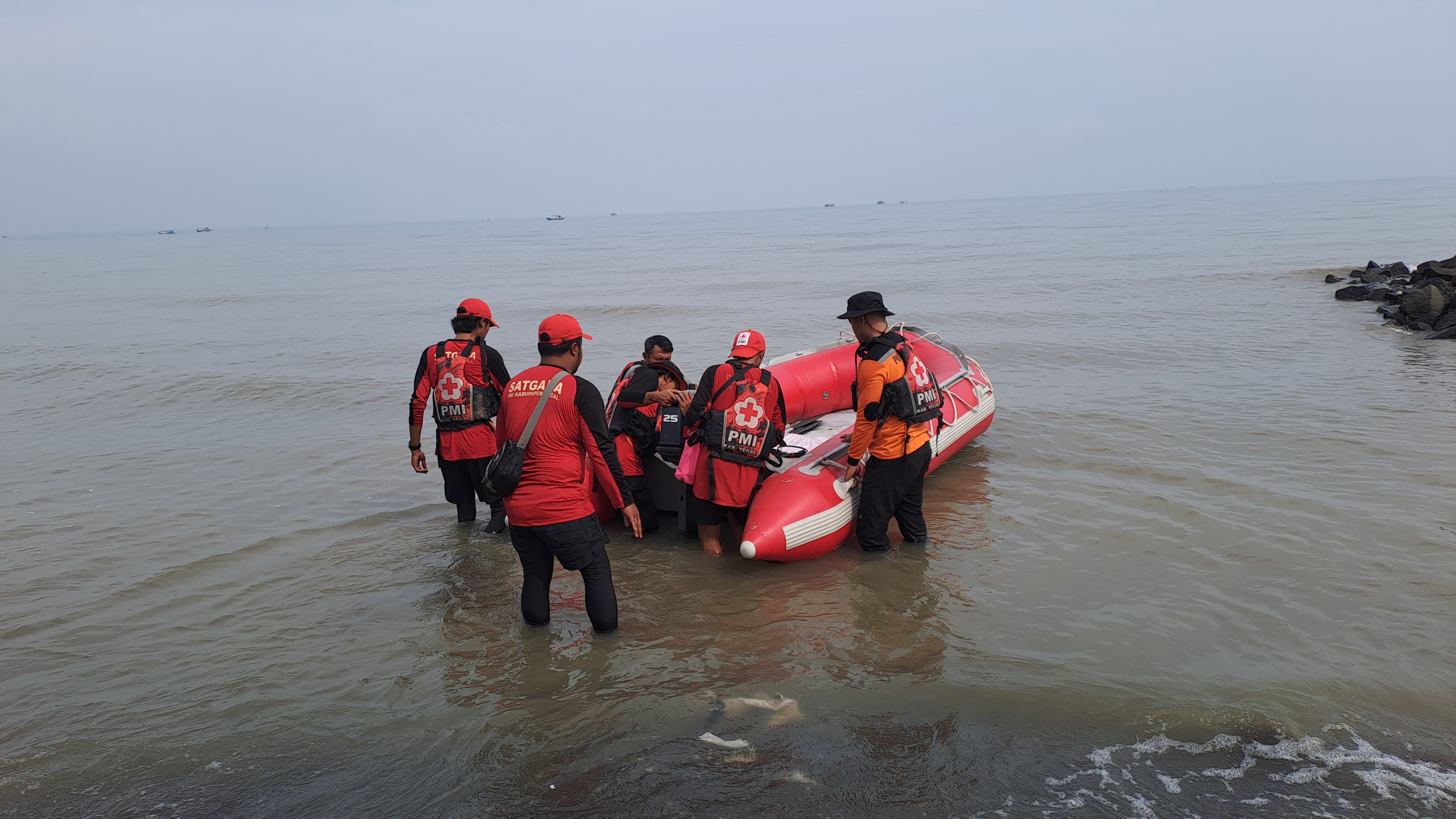 Lari dari Razia Sabung Ayam, Empat Pemuda Terjun ke Sungai Ketiwon Tegal