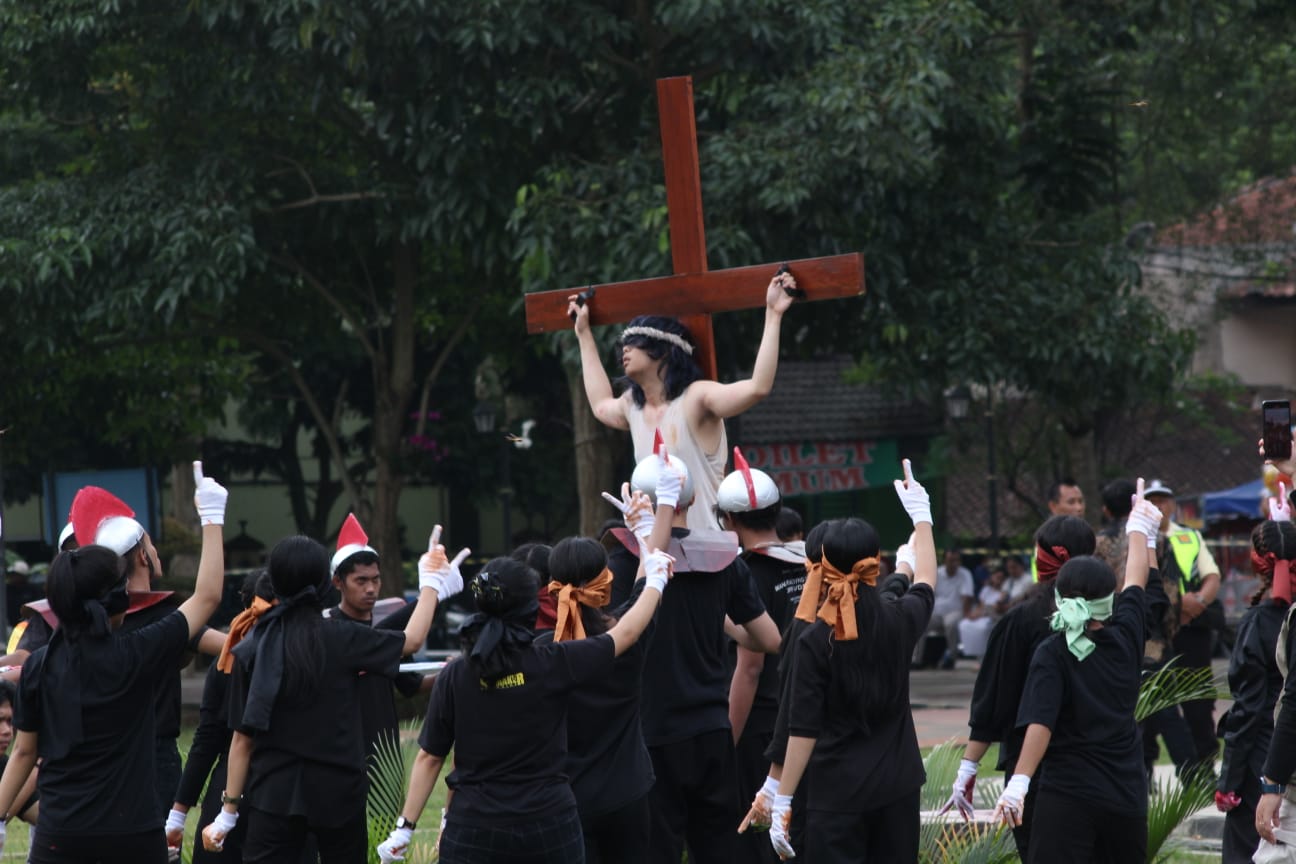 Kolaborasi BKGS dan UKSW, Ketua DPRD Salatiga: Paskah Penyintas Kematian, Manusia Hidup untuk Orang Lain