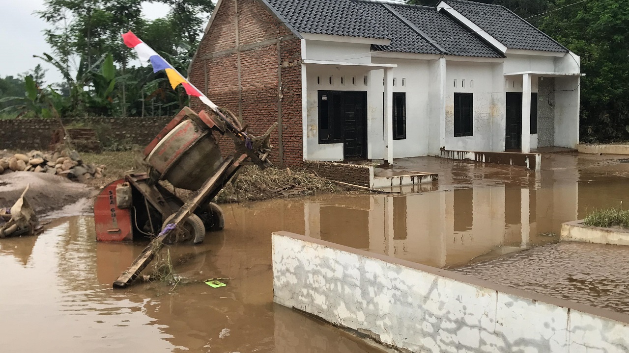 Banjir Griya Nagita Batang Tembus 2,5 Meter, Warga Rumah Subsidi Terancam Pindah