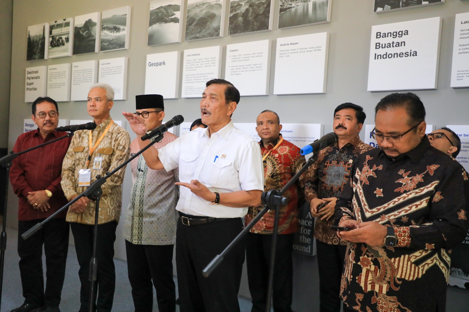 Rapat Bareng 5 Menteri, Ganjar Siap Bereskan PR Penataan Candi Borobudur