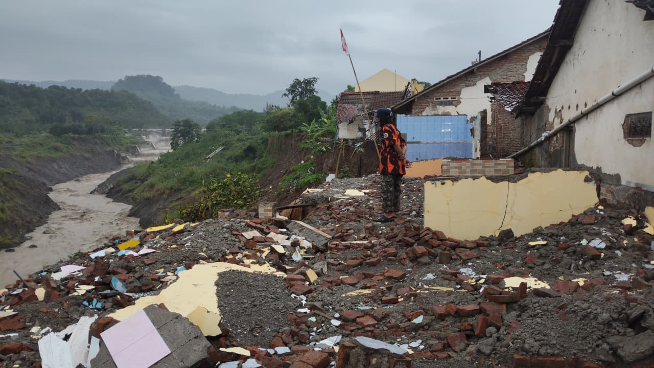 Tanah Bergerak di Desa Kajen Tegal Meluas, Rumah Rusak Semakin Bertambah