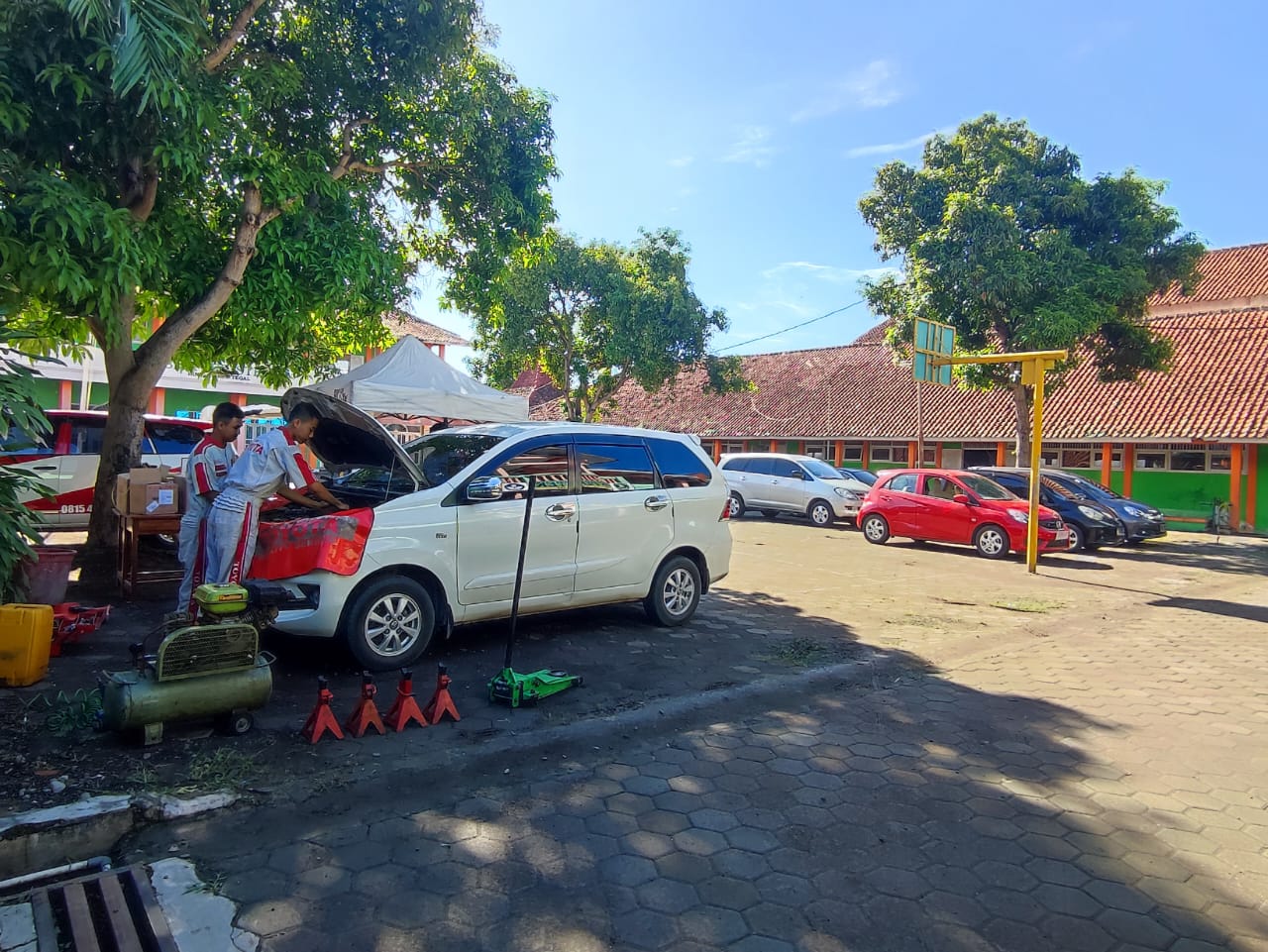 SMK Peristek Pangkah Kabupaten Tegal Mengadakan Servis Murah 