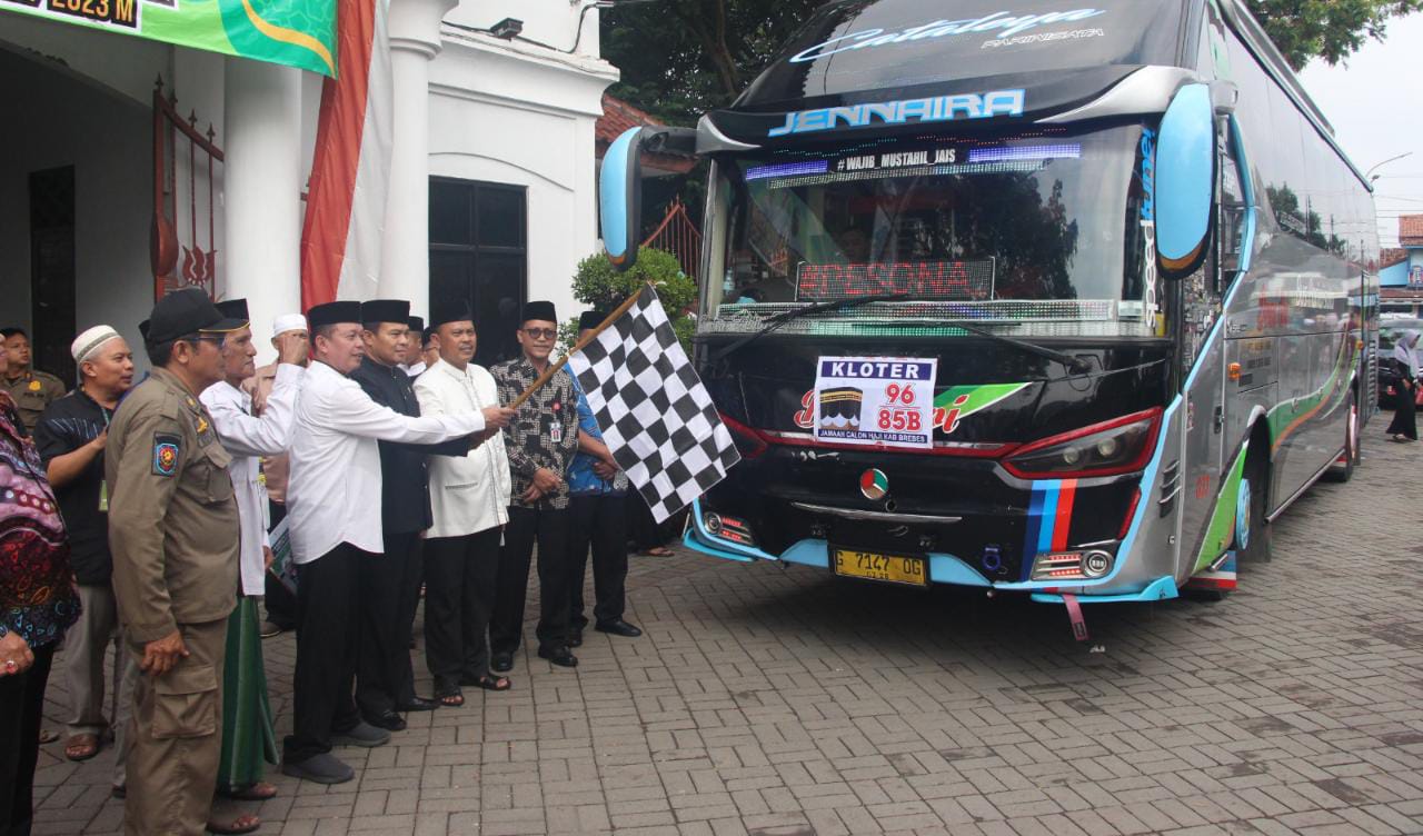 Jamaah Calhaj Susulan Brebes Diberangkatkan