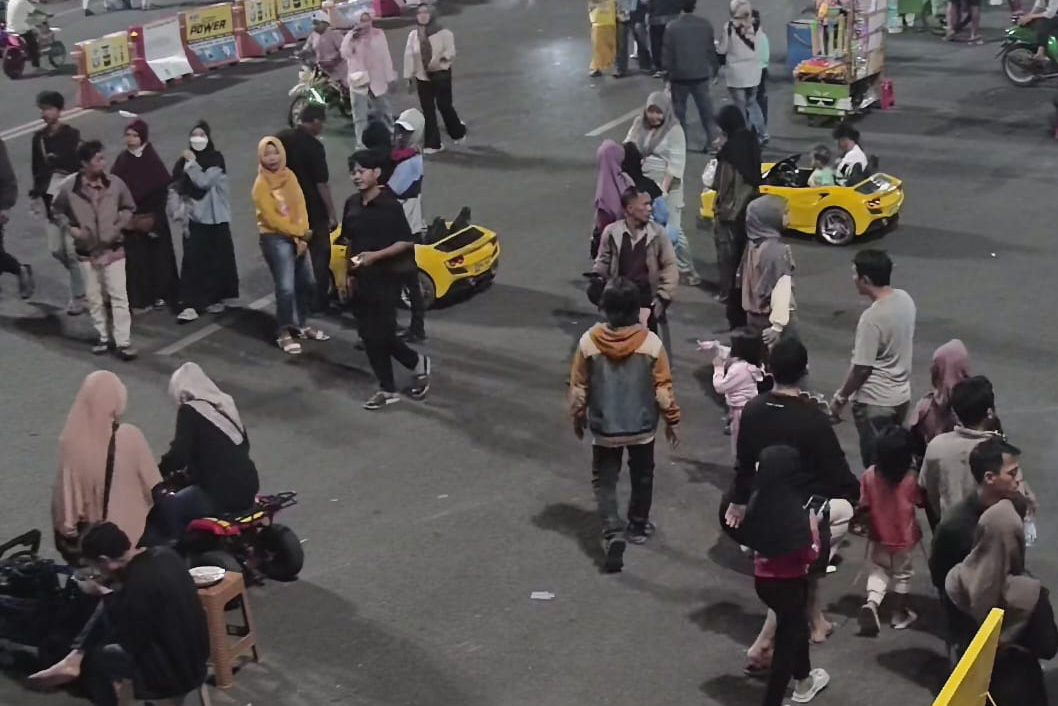 Car Free Night Diujicobakan Penuh, Arus Lalu Lintas Sekitar Padat