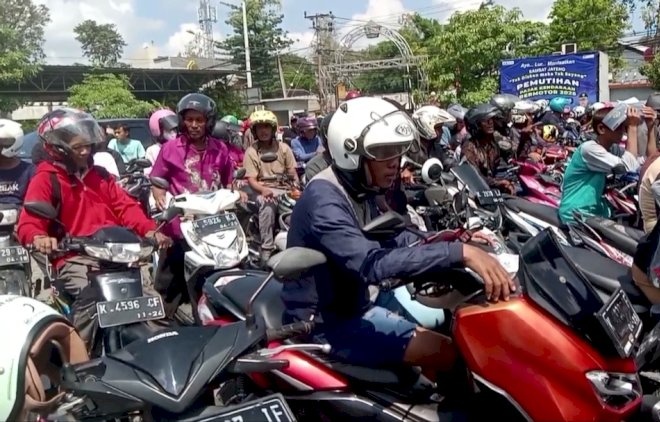 Ada Program Pemutihan, Ribuan Wajib Pajak Padati Samsat Purwodadi Grobogan