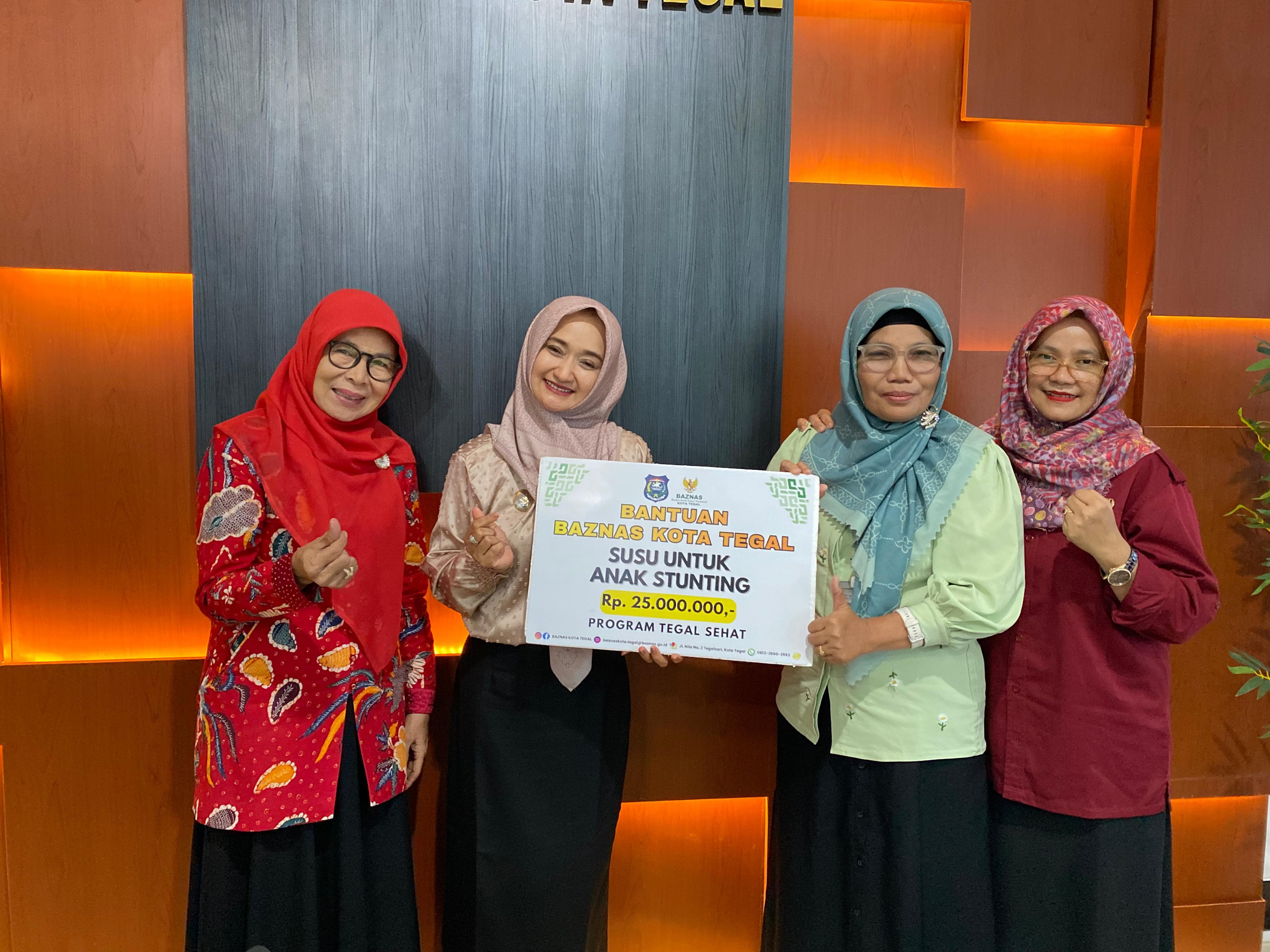 Baznas Kota Tegal Serahkan Bantuan Rp25 Juta untuk Penanganan Stunting