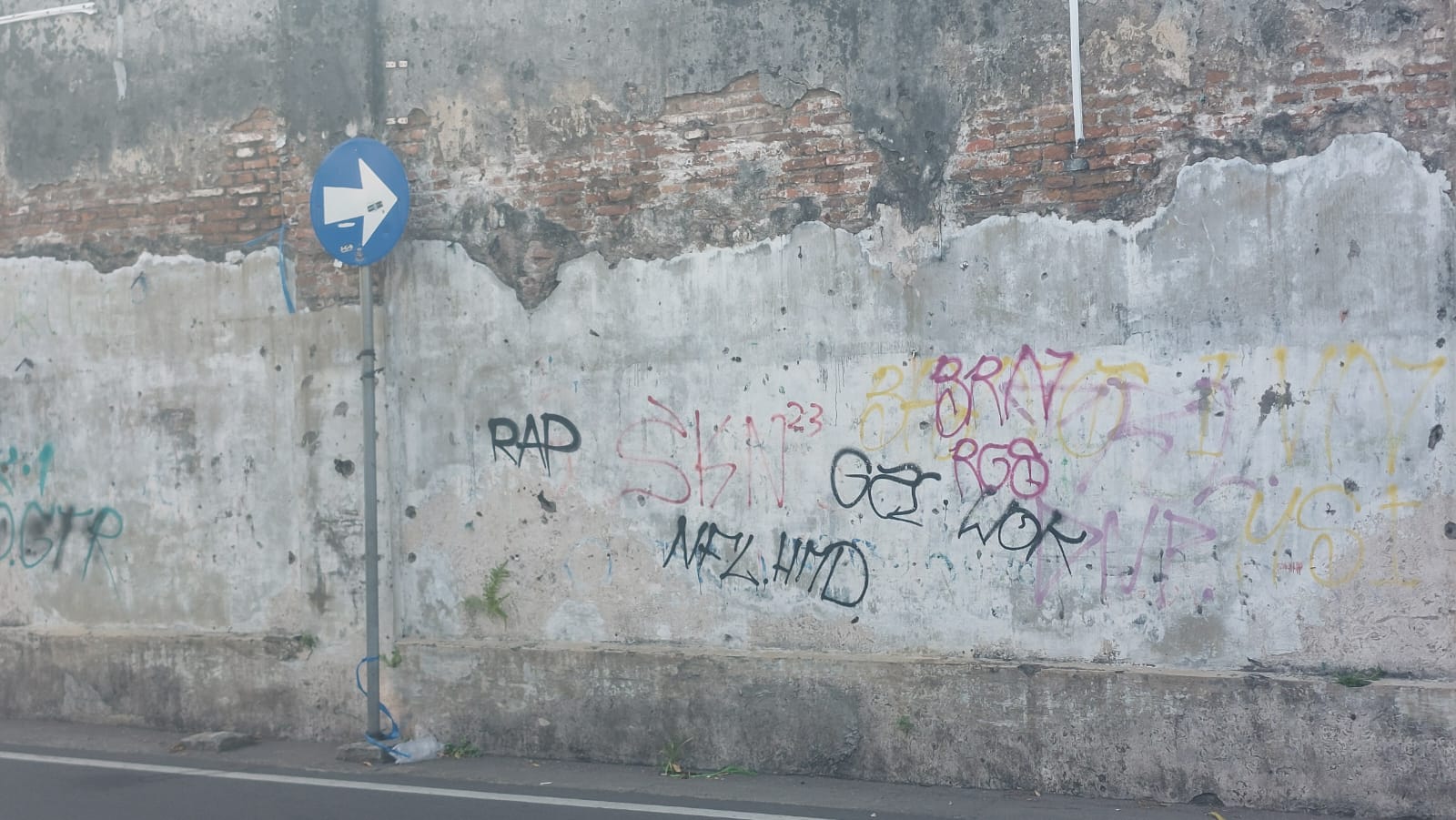 Miris! Tembok Bersejarah Keraton Solo Jadi Sasaran Vandalisme