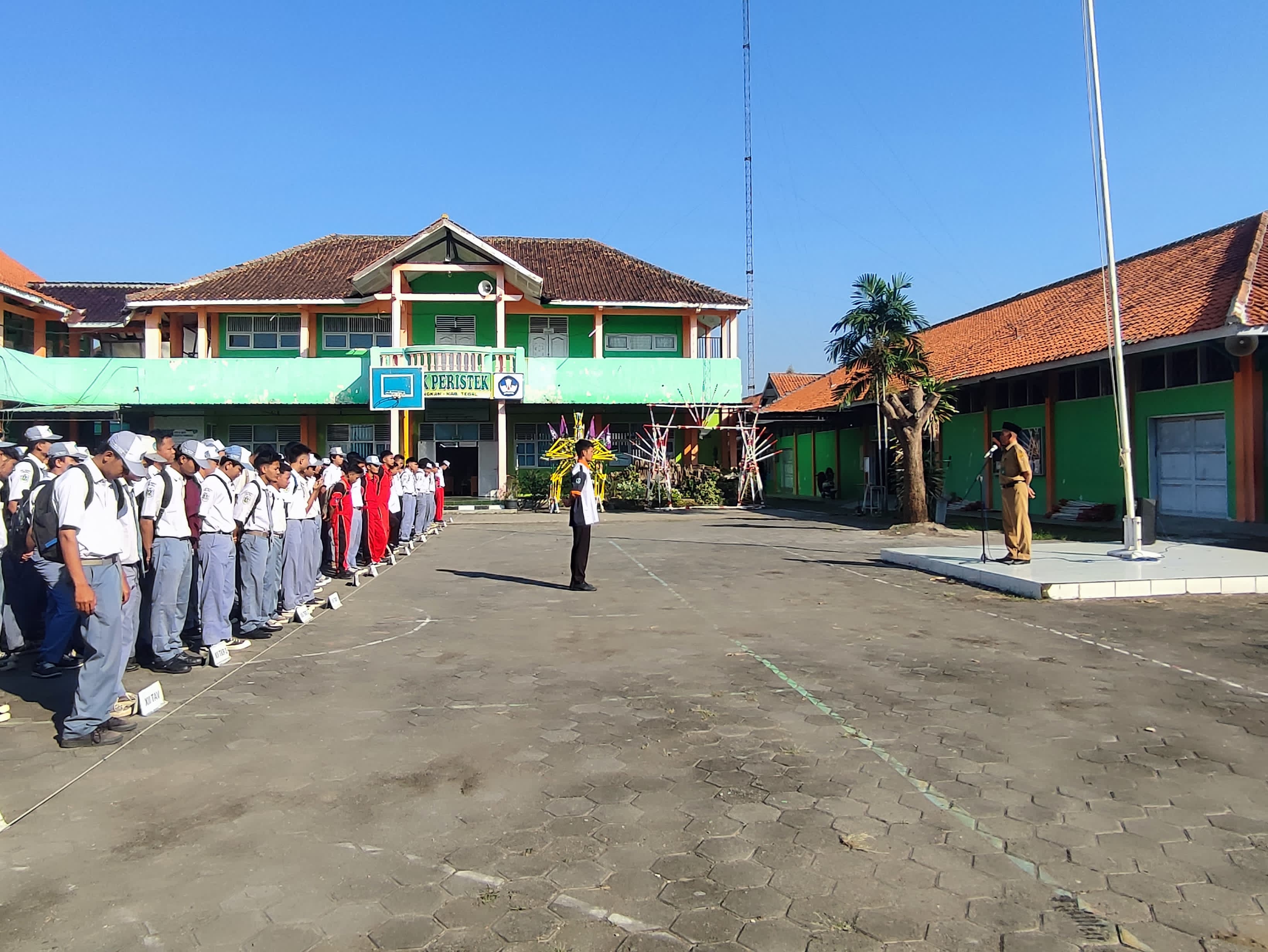 Sebelum PKL, Pelajar SMK Peristek Pangkah Kabupaten Tegal Digembleng