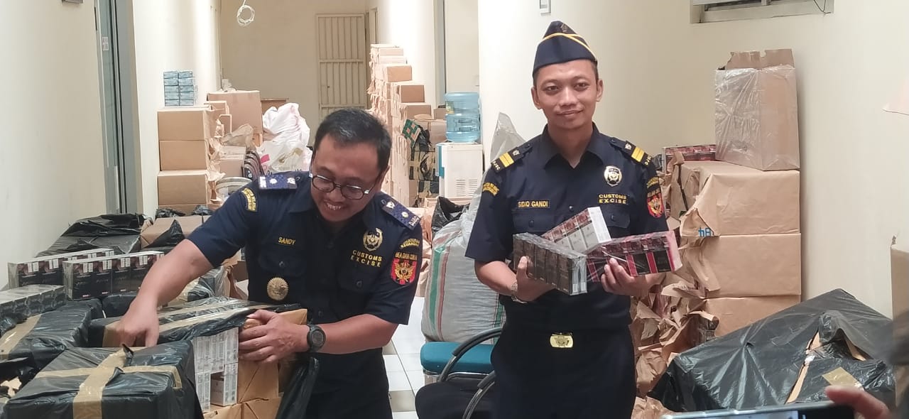 Grebek Produsen Rokok Bodong di Robayan Jepara, Bea Cukai Kudus Sita 166.050 Batang Rokok Illegal 