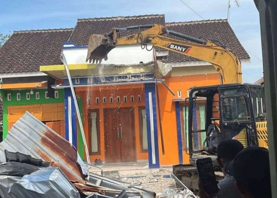 Dipicu Cemburu Mantan Istri Dipinang Lelaki Lain, Pria di Pati Nekat Robohkan Rumah
