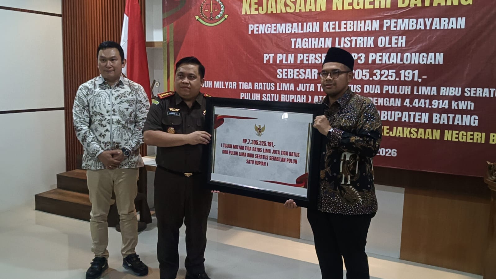 Lewat Kejari Batang, PLN Kembalikan Rp7,3 Miliar Dana Kelebihan Bayar PJU ke Pemkab