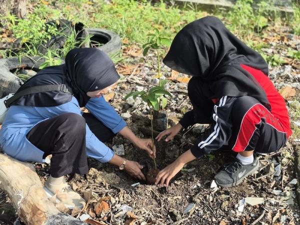 Wujud Peduli Lingkungan, Yayasan Sunniyah Selo Tanam 3.500 Pohon