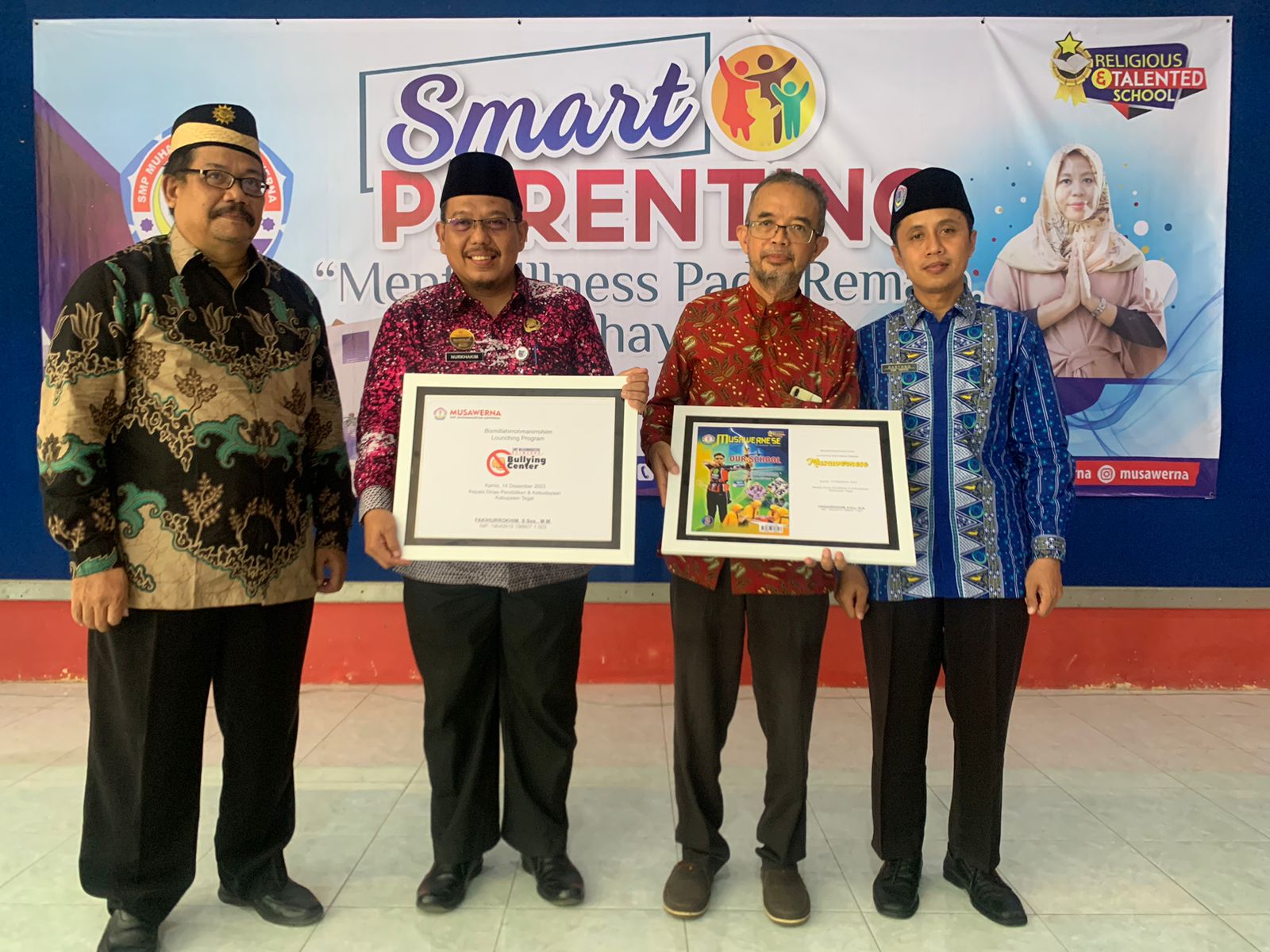SMP Musawerna Kabupaten Tegal Adakan Smart Parenting dan Luncurkan  Majalah 