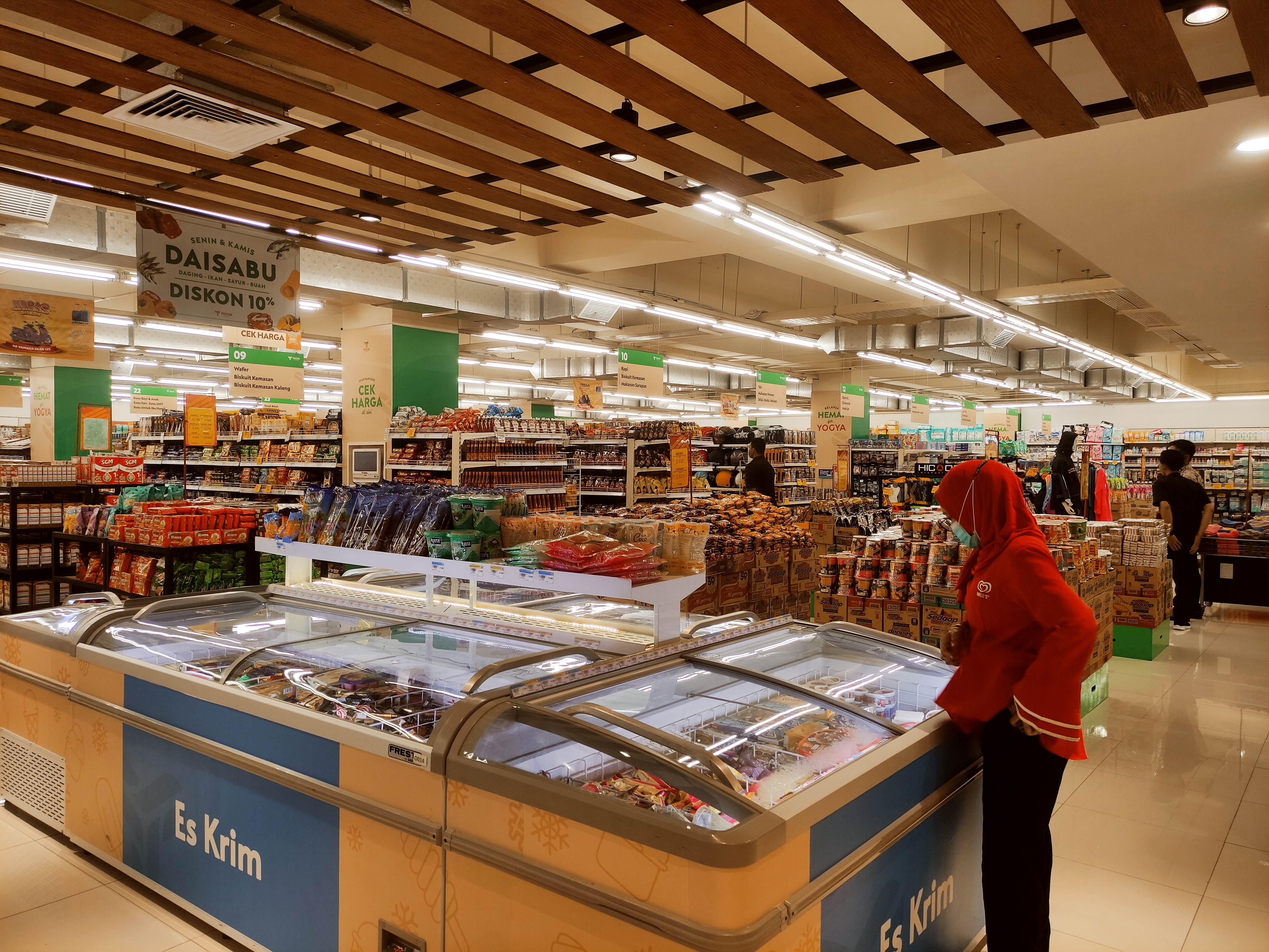 Luar Biasa! Belanja di Supermarket Toserba Yogya Slawi Lebih Nyaman dan Lengkap, Banyak Promo Menarik Nih
